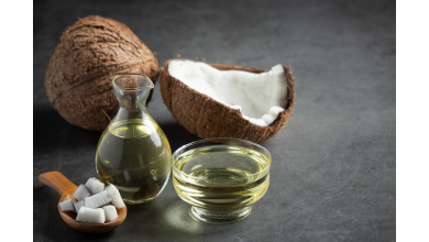 Olej kokosowy – jaki ma wpływ na zdrowie, skórę i włosy?